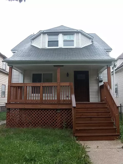 404 S 10th Ave, Maywood, IL 60153