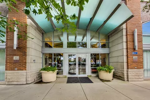 933 W Van Buren St #912, Chicago, IL 60607