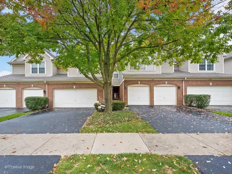 6152 Wingate Dr, Lisle, IL 60532