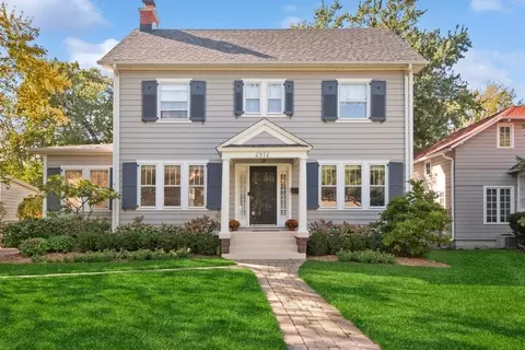 2512 Central Park Ave, Evanston, IL 60201