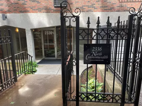 2336 N Commonwealth Ave #302, Chicago, IL 60614