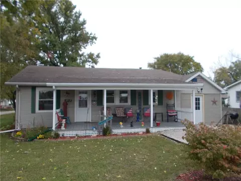 1617 W South 3rd St, Shelbyville, IL 62565