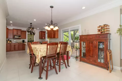 2106 Hackberry Rd, Bloomington, IL 61704 photo 9