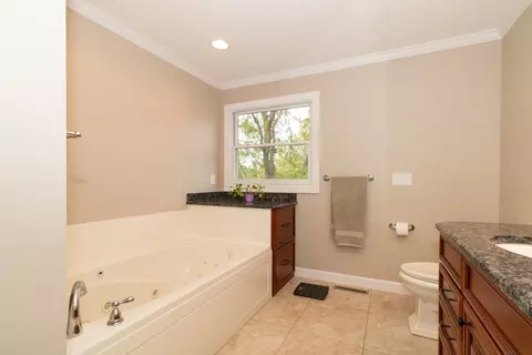 2106 Hackberry Rd, Bloomington, IL 61704 photo 37