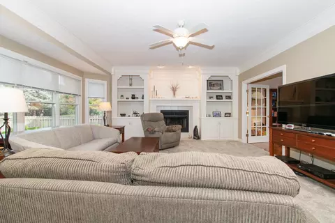 2106 Hackberry Rd, Bloomington, IL 61704 photo 3