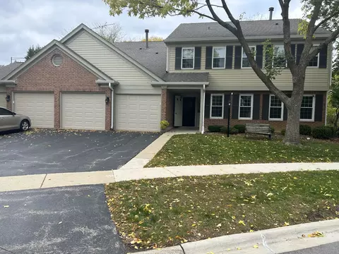 1300 Pennwood Ct #B2, Schaumburg, IL 60193