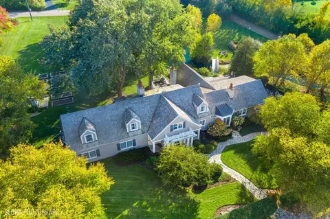 527 Castleview Ct, North Barrington, IL 60010