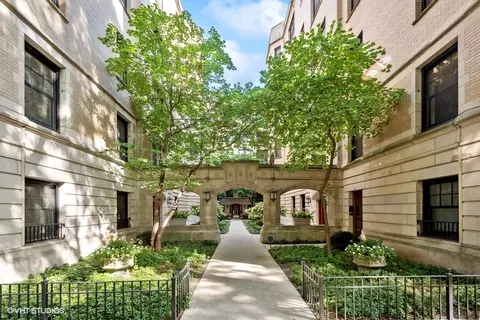 2335 N Commonwealth Ave #1G, Chicago, IL 60614