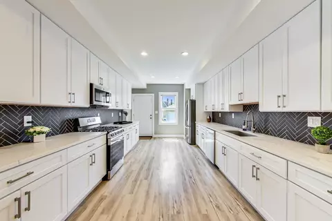 1739 E 83rd Pl, Chicago, IL 60617 photo 7