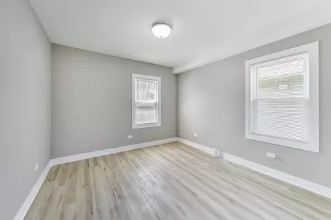 1739 E 83rd Pl, Chicago, IL 60617 photo 8