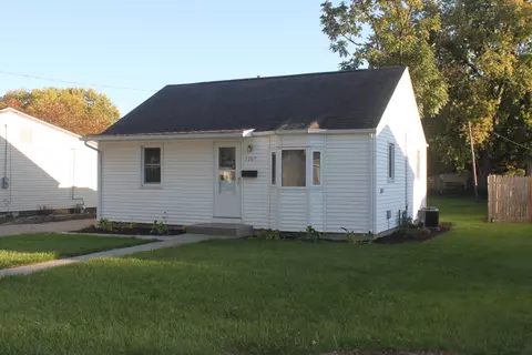 1207 E 15th St, Sterling, IL 61081
