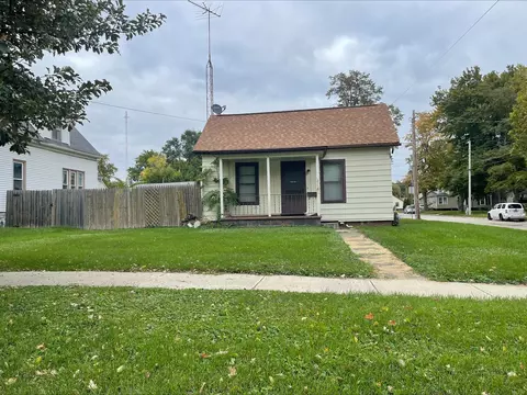 1101 N Livingston St, Bloomington, IL 61701