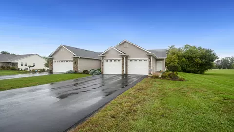 204 Martin Ave #204, Oregon, IL 61061