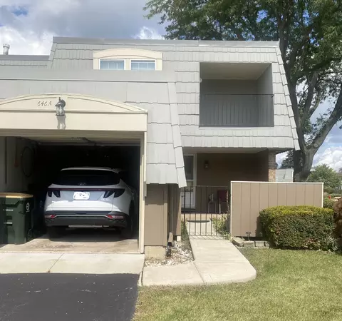 646 Dauphine Ct #A, Elk Grove Village, IL 60007