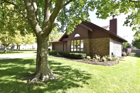 1595 Marikay Ave, Aurora, IL 60505