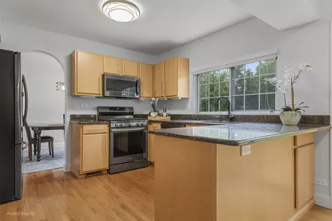 520 Bourbon Ln, Naperville, IL 60565 photo 10