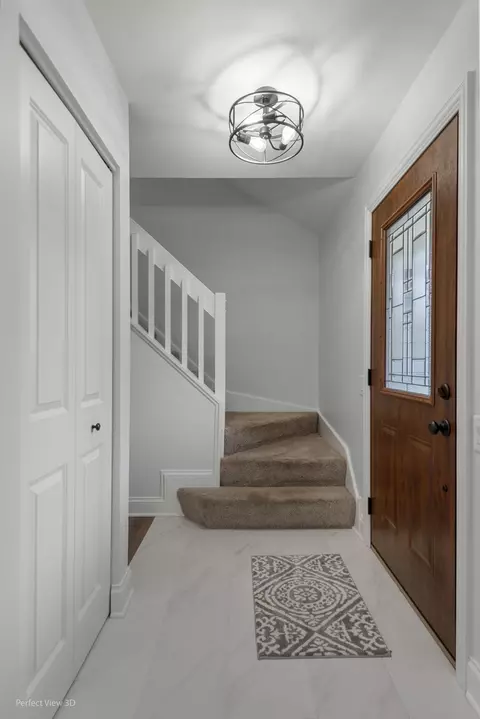 520 Bourbon Ln, Naperville, IL 60565 photo 4