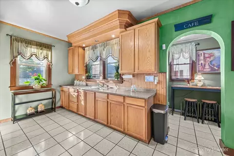 800 Wing St, Elgin, IL 60123 photo 14