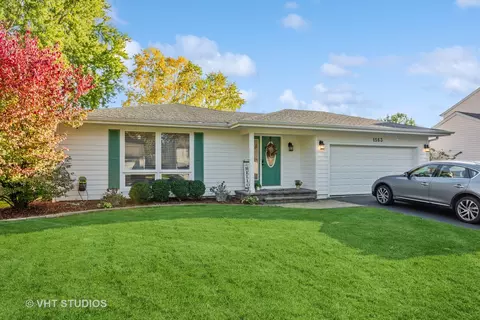 1563 Andover Ave, Saint Charles, IL 60174