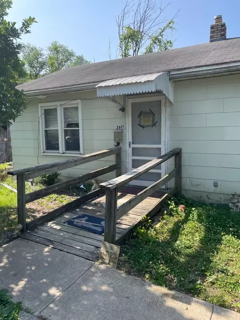2617 Plainview Ter, Alton, IL 62002