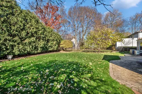 Undisclosed, Evanston, IL 60203 photo 17