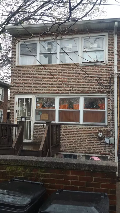 76 E 37th St, Chicago, IL 60653