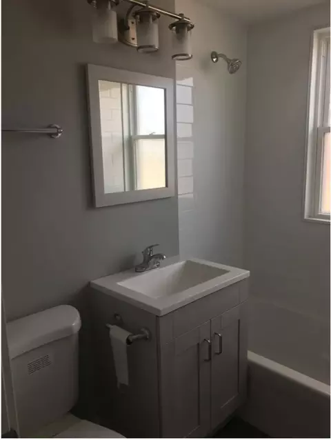 76 E 37th St, Chicago, IL 60653 photo 4