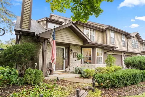 8025 Barrymore Dr, Darien, IL 60561