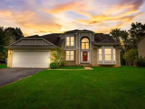 103 Tennis Ln, Vernon Hills, IL 60061