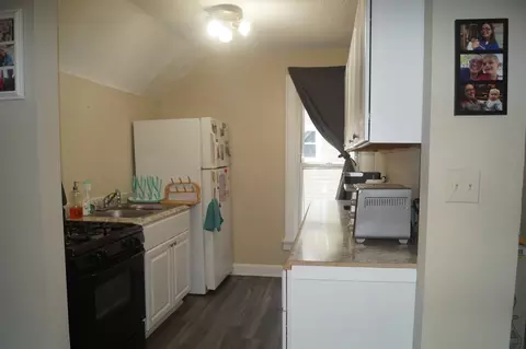 Kitchen - 474 Addison St, Elgin, IL 60120 photo 2 of 3