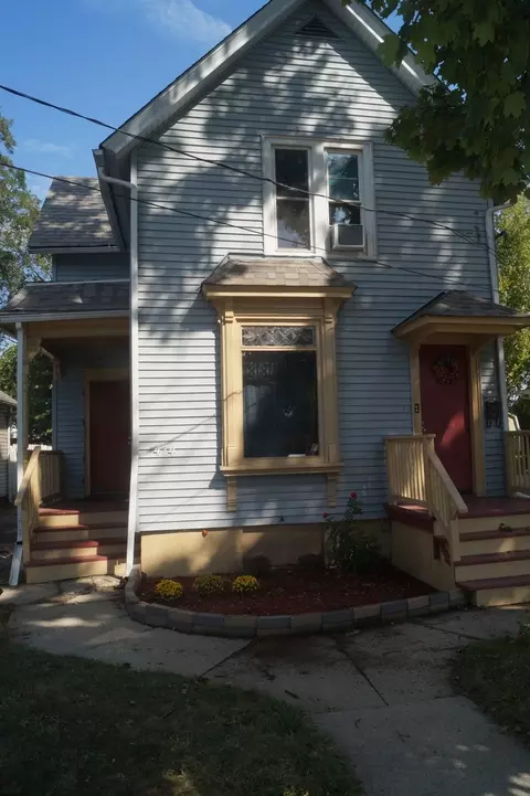Exterior - 474 Addison St, Elgin, IL 60120 photo 3 of 4