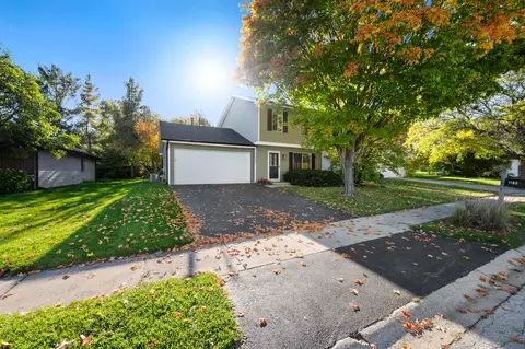 1105 Dover Ln, Aurora, IL 60504 photo 3