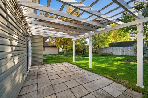 1105 Dover Ln, Aurora, IL 60504 photo 6