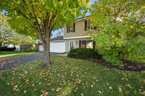 1105 Dover Ln, Aurora, IL 60504 photo 2