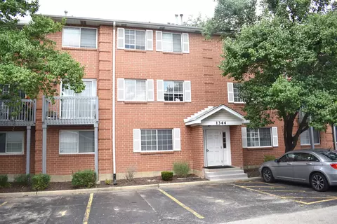 1344 S Lorraine Rd #F, Wheaton, IL 60189
