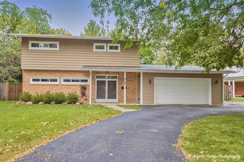 2127 N Poplar St, Waukegan, IL 60087