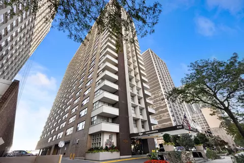 6157 N Sheridan Rd #16F, Chicago, IL 60660