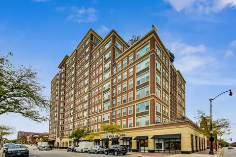 77 S Evergreen Ave #405, Arlington Heights, IL 60005