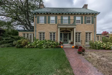 430 N Worth Ave, Elgin, IL 60123