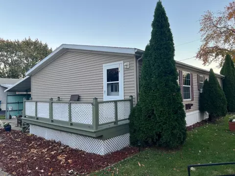 605 Pine St #16, Normal, IL 61761