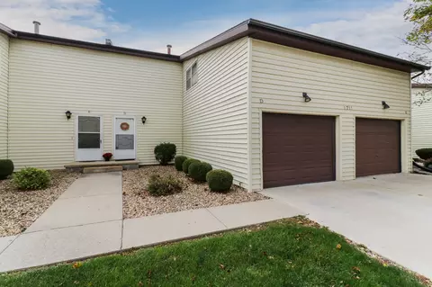 1711 King Dr #D, Normal, IL 61761