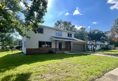 1805 Augusta Dr, Champaign, IL 61821