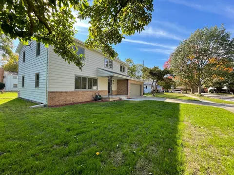 1805 Augusta Dr, Champaign, IL 61821 photo 6