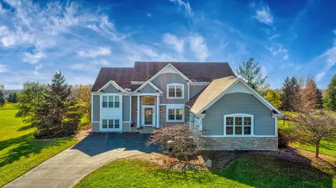9103 Jeffrey Ct, Spring Grove, IL 60081