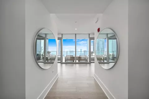 363 E Wacker Dr #5801, Chicago, IL 60601 photo 2
