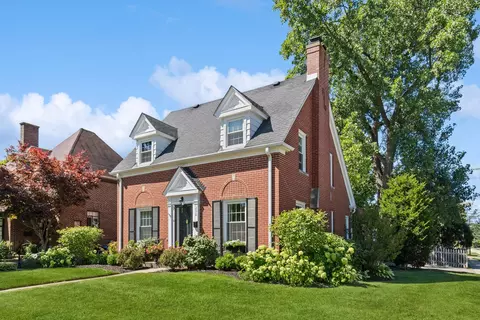 298 Dickens St, Northfield, IL 60093