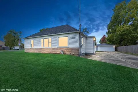 2720 33rd St, Zion, IL 60099