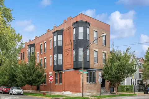 1934 N Rockwell St #1R, Chicago, IL 60647