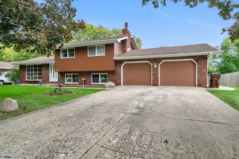 23761 Cottonwood Ln, Minooka, IL 60447