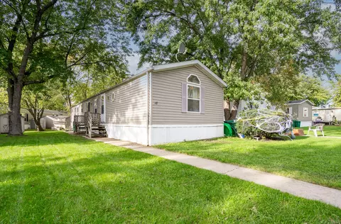 18 Birch St, Minooka, IL 60447 photo 2
